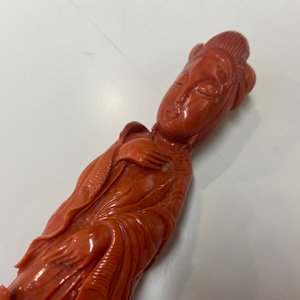 A Chinese carved red coral 'Guanyin' group, 19/20th C. — 照片 23