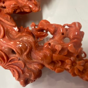 A Chinese carved red coral 'Guanyin' group, 19/20th C. — 照片 25