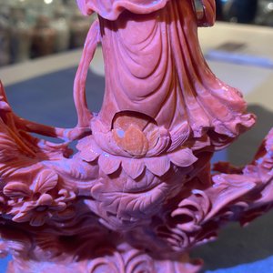 A Chinese carved red coral 'Guanyin' group, 19/20th C. — 照片 40