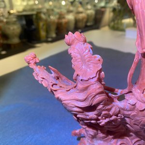 A Chinese carved red coral 'Guanyin' group, 19/20th C. — 照片 41