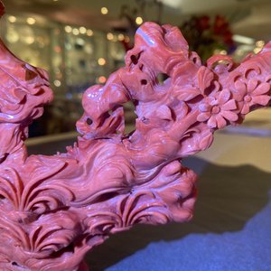 A Chinese carved red coral 'Guanyin' group, 19/20th C. — 照片 42