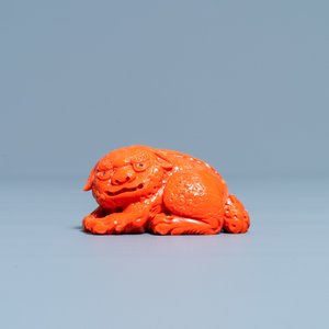 A Chinese carved red coral model of a Buddhist lion, 19/20th C. — photo 2