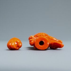 A Chinese carved red coral snuff bottle with birds and flowers, 19/20th C. — 照片 5