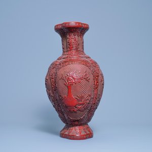 A Chinese carved red lacquer vase, Qianlong mark, 19/20th C. — 照片 4