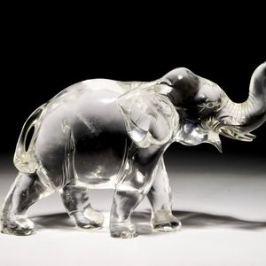 A Chinese carved rock crystal figure of an elephant, signed, 19/20th C. — 照片 4