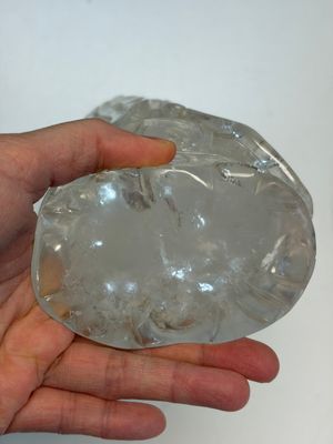 A Chinese carved rock crystal Guanyin, 20th C. — 照片 7