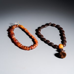 A Chinese carved seed prayer beads and amber beads — photo 1