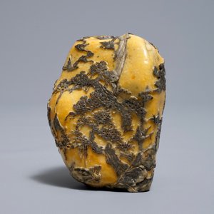 A Chinese carved Shoushan soapstone boulder with landscape design, 19/20th C. — 照片 3