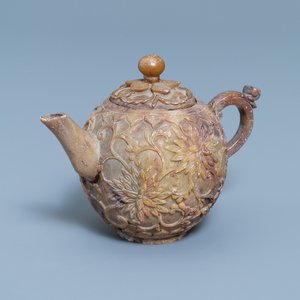 A Chinese carved soapstone teapot and cover, Kangxi — 照片 1