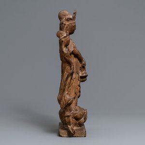 A Chinese carved stone 'Guanyin and attendant' group, Ming/Qing — 照片 3