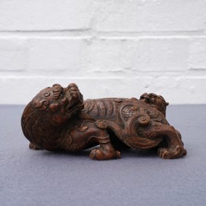 A Chinese carved wood 'Qilin and cub' group, 19/20th C. — 照片 8