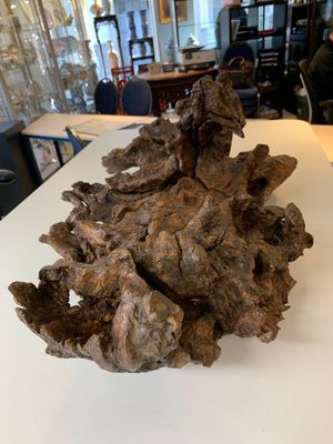 A Chinese carved wooden group and a natural root sculpture, 20th C. — photo 9