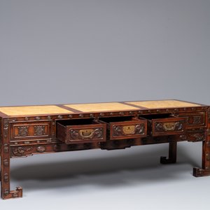 A Chinese carved wooden stand and a low table with marble tops, 19th C. — photo 3