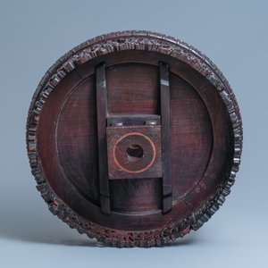 A Chinese carved wooden table with a large Canton famille verte plaque, 19th C. — photo 9