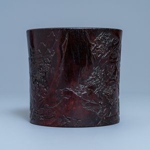 A Chinese carved zitan wood brush pot with a mountainous landscape, 17/18th C. — photo 7