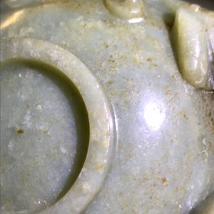A Chinese celadon and brown jade chilong-handled cup, prob. early Qing — 照片 14