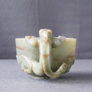 A Chinese celadon and brown jade chilong-handled cup, prob. early Qing — 照片 17