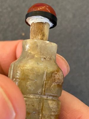 A Chinese celadon and russet jade 'cong' snuff bottle, probably Qing — 照片 7