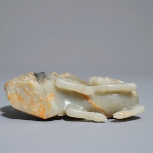 A Chinese celadon and russet jade 'rams' group, 18/19th C. — photo 5