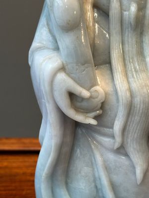 A Chinese celadon and white jade figure of Lu Xing, 20th C. — foto 5