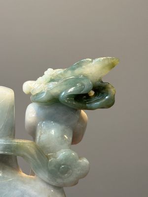 A Chinese celadon and white jade figure of Lu Xing, 20th C. — foto 7