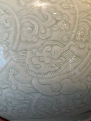 A Chinese celadon-glazed bowl with incised chilong among floral scrolls, Kangxi — photo 10