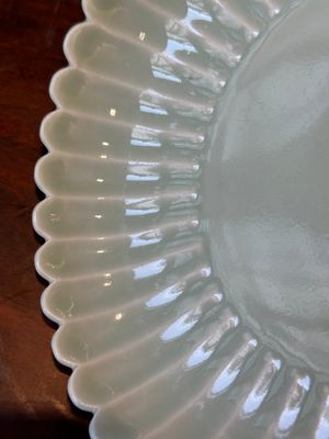 A Chinese celadon-glazed chrysanthemum-shaped plate, Qianlong mark, 20th C. — photo 12