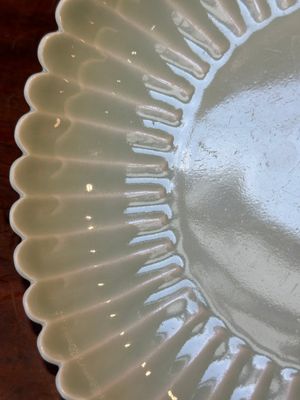 A Chinese celadon-glazed chrysanthemum-shaped plate, Qianlong mark, 20th C. — photo 13