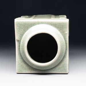 A Chinese celadon-glazed 'cong' vase, 19th C. — foto 5