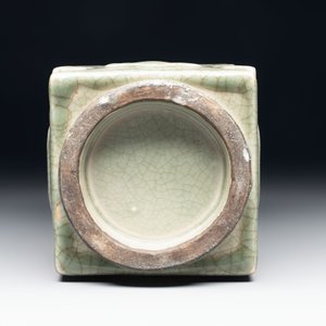 A Chinese celadon-glazed 'cong' vase, 19th C. — foto 6