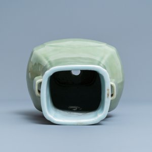 A Chinese celadon-glazed 'fanghu' vase, Qianlong mark and of the period — photo 5