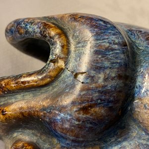 A Chinese celadon-glazed kendi and a Shiwan flambé-glazed beast-shaped censer, 18/19th C. — 照片 13