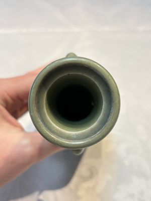 A Chinese celadon-glazed 'Kinuta' vase, Qing — photo 5