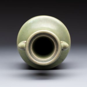 A Chinese celadon-glazed 'Kinuta' vase, Qing — photo 5