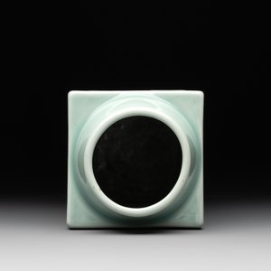 A Chinese celadon-glazed 'trigrams' 'cong' vase, Guangxu mark and of the period — photo 6