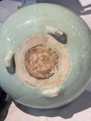 A Chinese celadon-glazed tripod censer with 'anhua' floral design, Kangxi — photo 9
