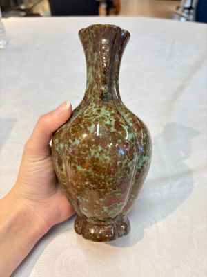 A Chinese celadon-glazed vase and a faux bronze-glazed vase, Qianlong mark, 18/19th C. — photo 4