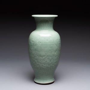 A Chinese celadon-glazed vase with floral design, Qianlong — photo 1