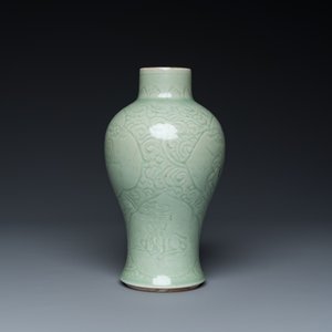 A Chinese celadon-glazed vase with underglaze design and a junyao-type bowl, 19/20th C. — photo 9