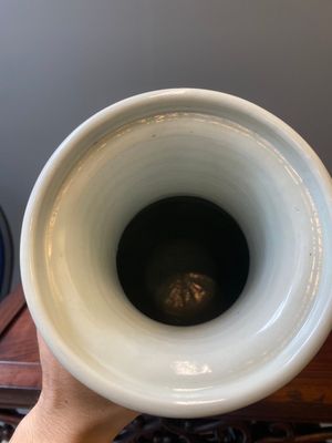 A Chinese celadon-ground blue, white and copper-red rouleau vase, Kangxi — 照片 5