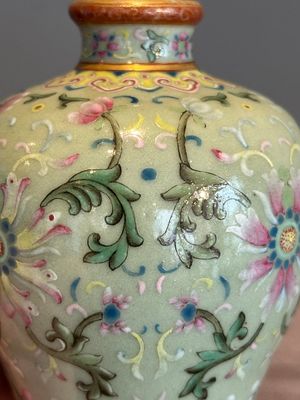 A Chinese celadon-ground famille rose 'meiping' 'flower scroll' vase, Qianlong mark and of the period — photo 10