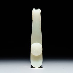 A Chinese celadon jade belt hook, 18/19th C. — 照片 2