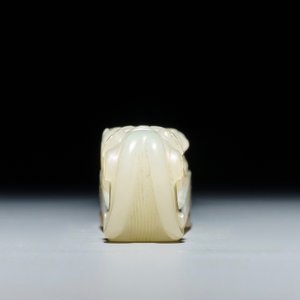 A Chinese celadon jade belt hook, 18/19th C. — 照片 6