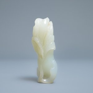 A Chinese celadon jade 'Buddha hand' carving, 19th C. — photo 5