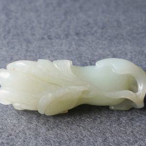 A Chinese celadon jade 'Buddha hand' carving, 19th C. — photo 9