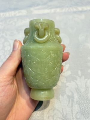 A Chinese celadon jade covered vase, with wooden stand, and a bowl with wooden cover and stand, 19/20th C. — photo 3