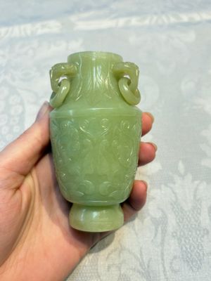 A Chinese celadon jade covered vase, with wooden stand, and a bowl with wooden cover and stand, 19/20th C. — photo 4