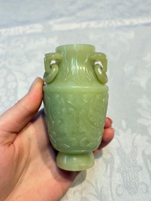 A Chinese celadon jade covered vase, with wooden stand, and a bowl with wooden cover and stand, 19/20th C. — photo 6