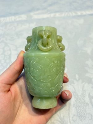 A Chinese celadon jade covered vase, with wooden stand, and a bowl with wooden cover and stand, 19/20th C. — photo 7