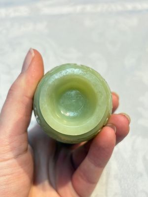 A Chinese celadon jade covered vase, with wooden stand, and a bowl with wooden cover and stand, 19/20th C. — photo 9